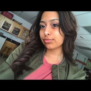 Meet your Posher, Araceli